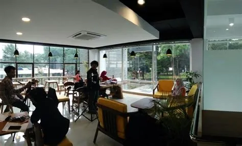 Hijaukan Digilib Cafe, Kelompok Studi Arsitektur Taman (KSAT) Adakan ...