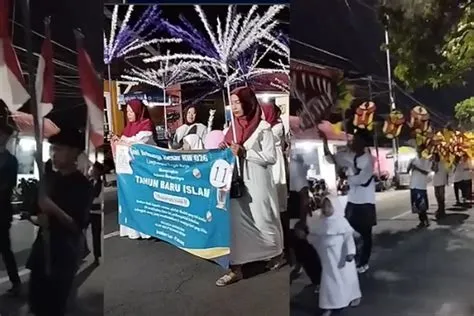 Kirab Santri Menyambut Tahun Baru 1446 HIjriyah di Kelurahan Jember Lor ...