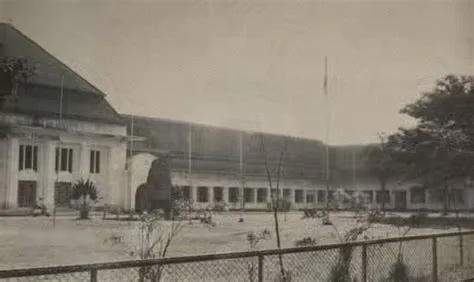 Universitas Airlangga [PT.00] – Surabaya Tempo Doloe