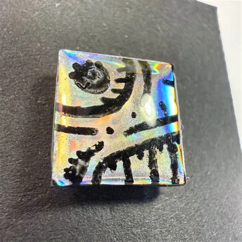 10 new striking artworks available in feeder shop • feeder.ro