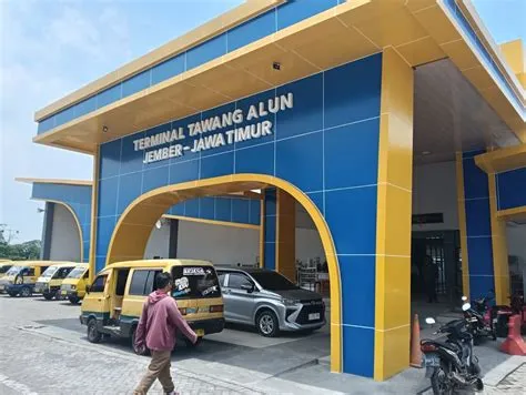 WAJAH BARU TERMINAL TAWANG ALUN SAMBUT MASA ANGKUTAN LEBARAN | K Radio ...