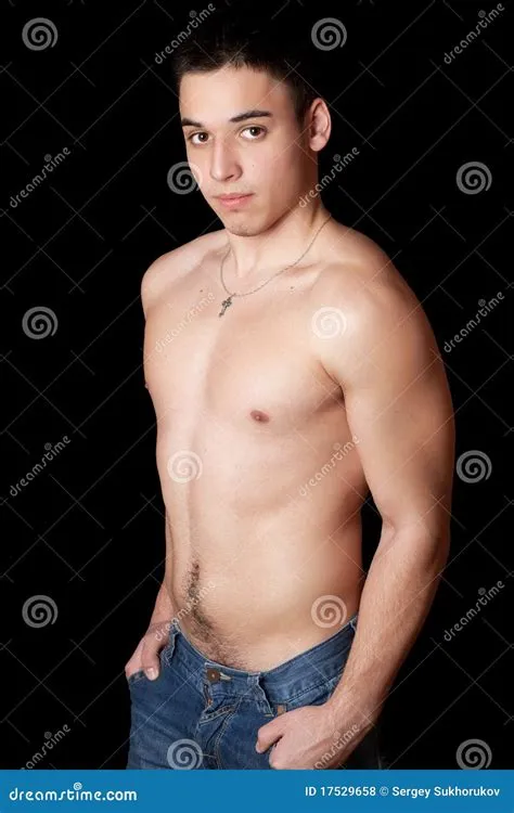 Portrait Des Attraktiven Jungen Mannes Stockfoto - Bild von blau ...