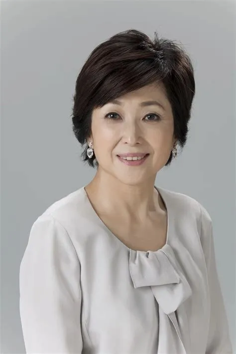 Japanese Beauty, Japanese Fashion, Beautiful Women Over 50, Older Women ...