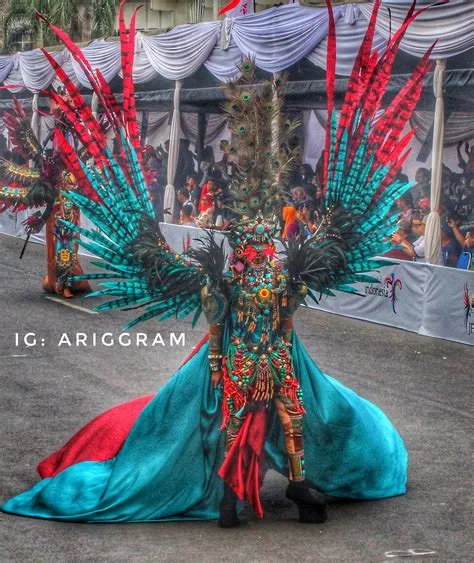 Jember Fashion Carnaval 2019 | Kostum karnaval, Pengantin wanita, Wanita
