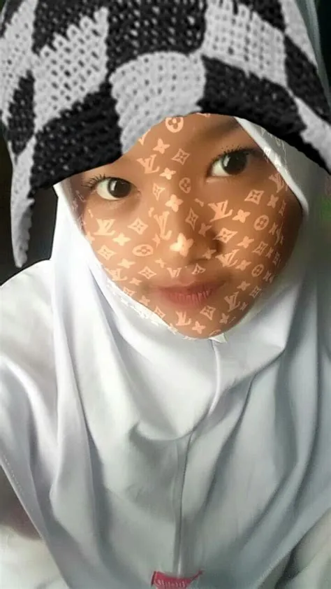 oleh nathania nadyra di jamet elit