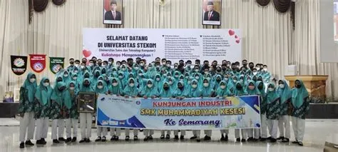 Universitas stekom terima kunjungan smk muhammadiyah kesesi