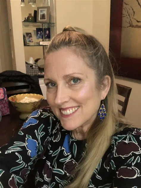 by Juan Carlos on Rostros | Women 40 years old, Attractive clothing ...