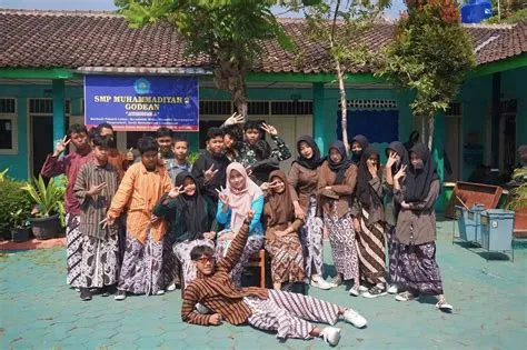 Penggunaan Pakaian Adat pada Kamis Pahing bagi ASN dan Sekolah di DIY ...