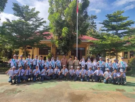 Dilantik oleh Kepala Sekolah, Pengurus OSIS SMKN 5 Barru Siap Jalankan ...