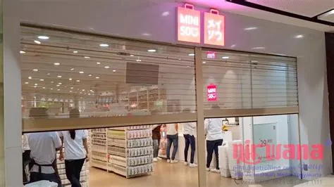 Pemasangan Rolling Door Perforated Otomatis di Miniso Lippo Plaza ...