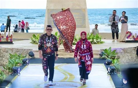 East Java Provincial Government Launches New Batik Motif Called Omah ...