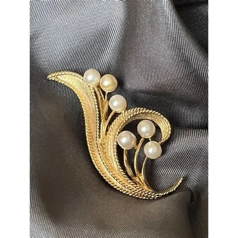 Lisner Jewelry | Jewelry | Vintage Elegant Leaves Brooch Pin With Faux ...