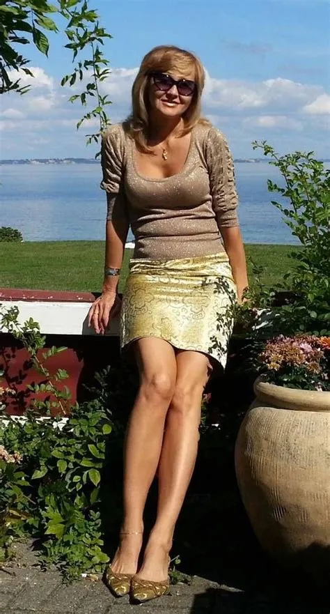 by Daniel Couve on j'aime in 2025 | Beautiful old woman, Lady, Fashion