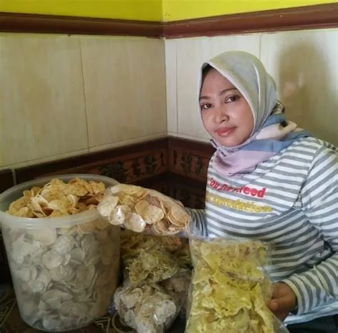Inovasi Pengembangan UMKM Keripik Tempe di Kelurahan Jember Lor dan ...