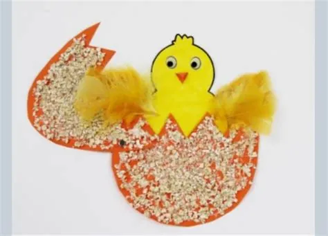 Split Pin Chick in Egg Craft - Twinkl
