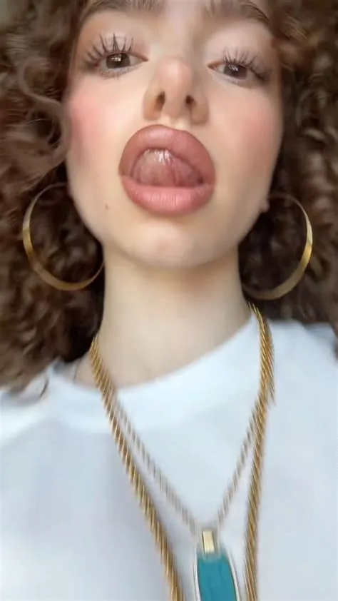 Demitra Kalogeras 𝜗𝜚 ⋆