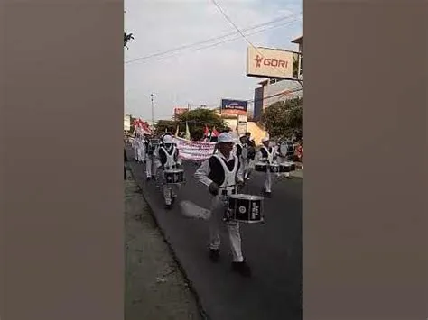 Marching Band SMP Islam Cepu. ( Karnaval Kec. Cepu ). - YouTube