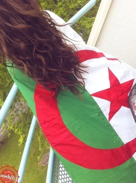 Image associée | Drapeau algerie, Fille algerienne et Beauté marocaine