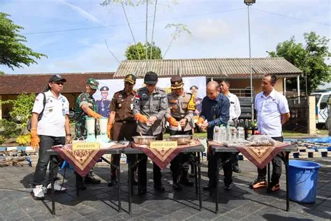 Wakil Bupati Jember Gus Firjaun Musnahkan Barang Bukti, Apa Saja Itu ...