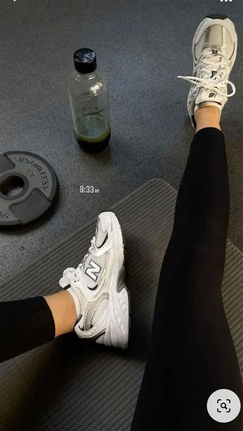 Gym girl aesthetic, weightlifting aesthetic, Fitness aesthetic, gym ...