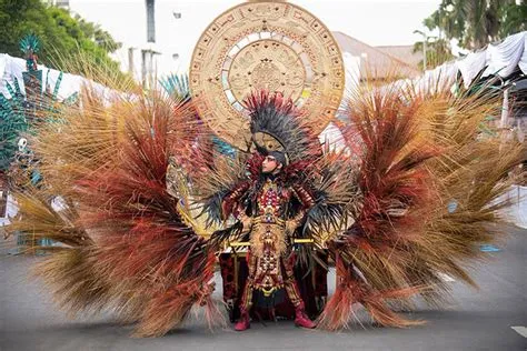 Parade Kostum Meriah di Jember Fashion Carnaval | Spektakel