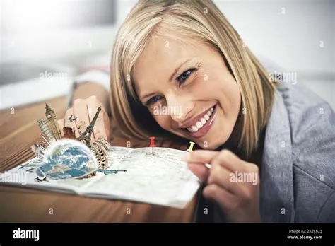 World map and pins hi-res stock photography and images - Alamy