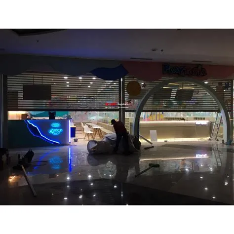 Pemasangan Rolling Door Electric Full Perforated 1,0mm di Playtopia ...