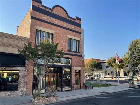 216 E PINE ST Exeter CA 93221-1750 APN: 135134010 | Crexi.com