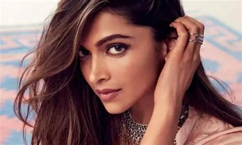 Top 10 Most Beautiful Women in the World 2021 with Pictures - Just Credible