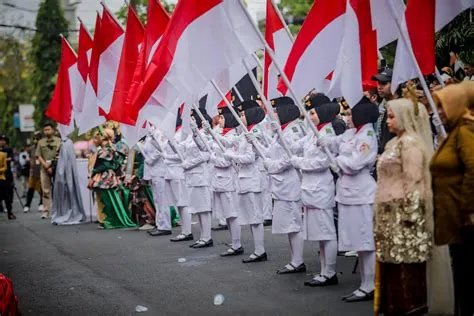 Warna-warni Nusantara dalam Karnaval Budaya Jember 2024 – Pemkab Jember