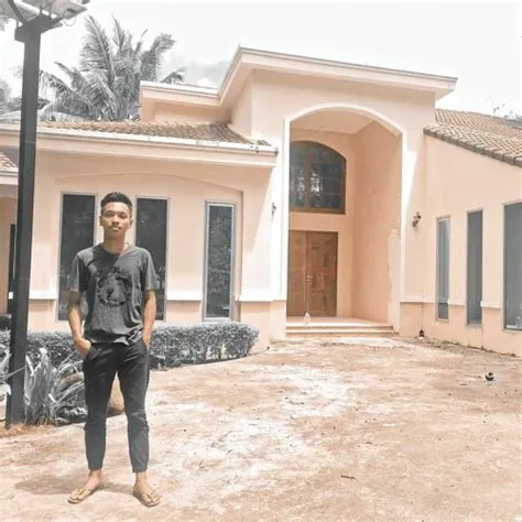 Listen to music albums featuring - Jng Kbea - Boy Thy ft Alex Lor ...