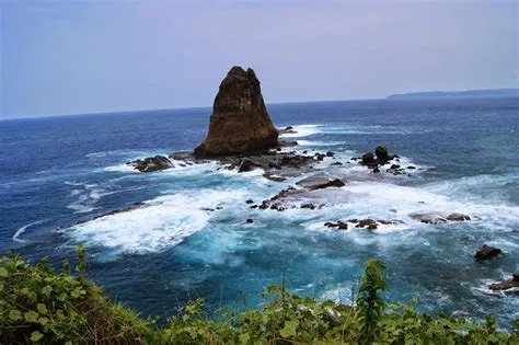 Harga Tiket Masuk dan Lokasi Pantai Papuma Jember, Surga Wisata Yang ...