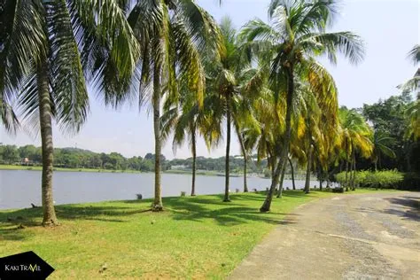 Taman Botani & Astaka Morocco - Tempat beriadah keluarga di hujung ...
