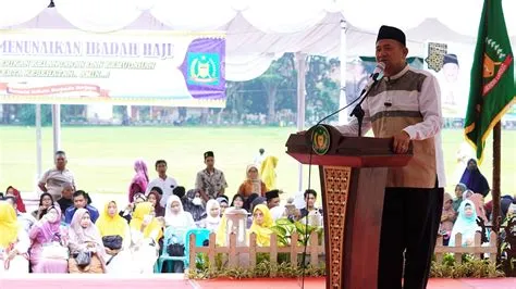 Plt.Bupati Lepas 368 Calhaj Asal Langkat Di Alun-alun T.Amir Hamzah Stabat