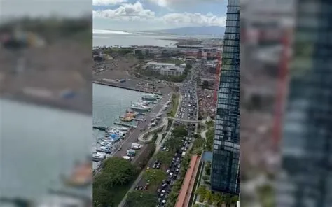 Las primeras olas del tsunami alcanzan Hawaii tras terremoto en la ...