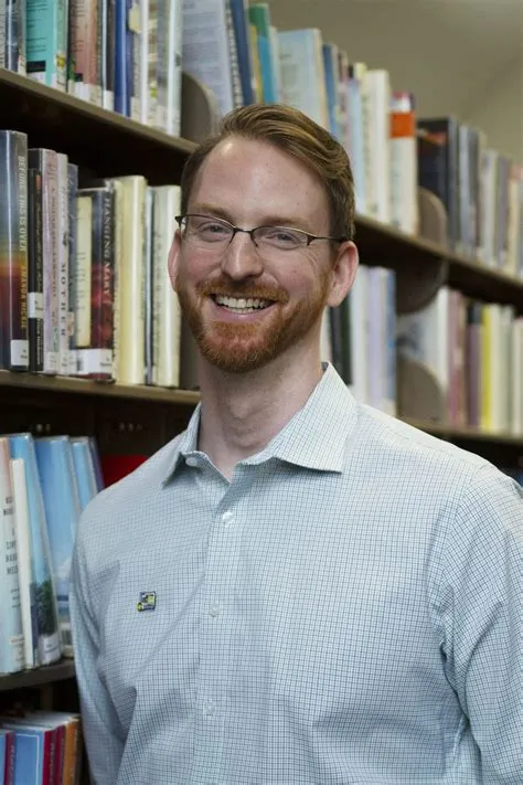 Here’s the book on Swampscott’s new library director - Itemlive