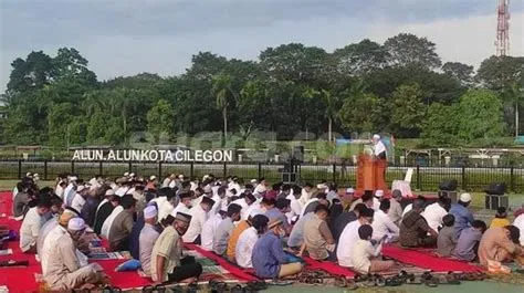 Jadi Perantau, Ibra Salat Ied di Alun-alun Kota Cilegon demi Selfie ...