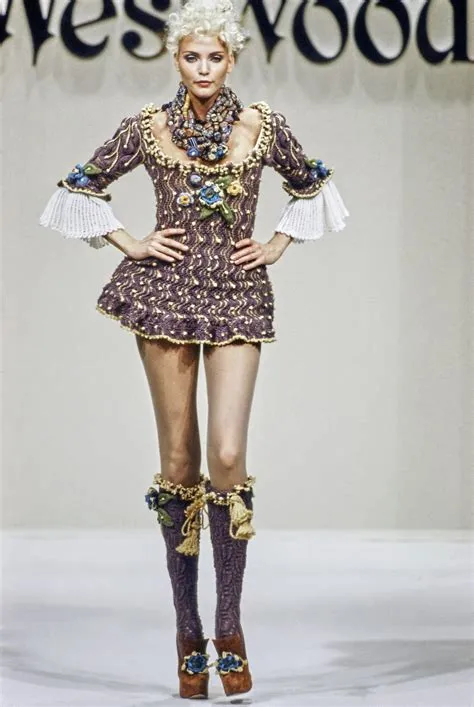 Vivienne Westwood Fall 1994 Ready-to-Wear Fashion Show | Runway fashion ...
