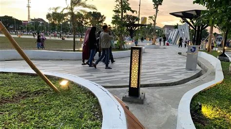 Belum Sebulan, Warga Ngeluh Fasilitas Alun-Alun Jember Nusantara Retak ...