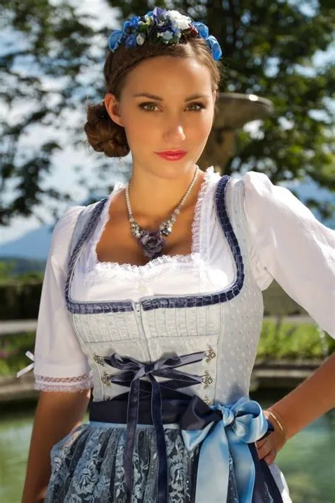 Sofortprogramm ‹ Melega Fashion | Oktoberfest woman, Dirndl, Dirndl dress