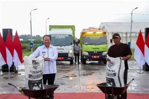 Pemkab Jember distribusikan pupuk organik gratis - ANTARA News Jawa Timur
