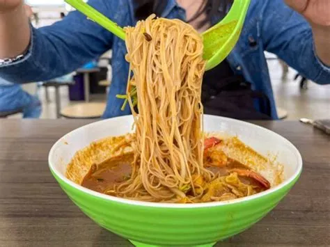 Zhong Pin Noodle House: Springy kolo mee & flavourful Sarawak-style ...