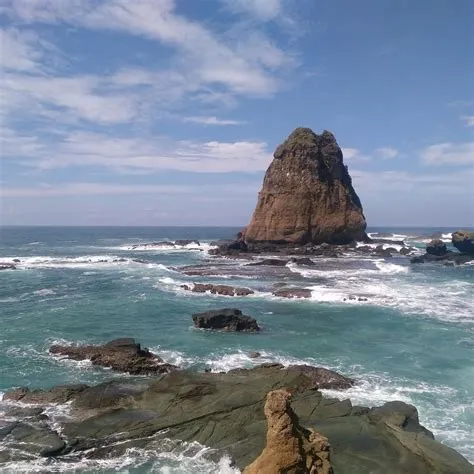 Pantai Watu Ulo (Jember, Indonesia) - Review - Tripadvisor