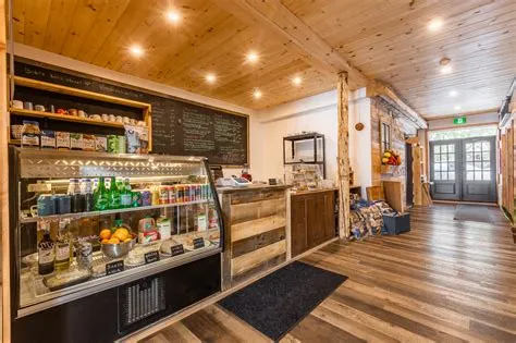 Café des Pins | Sainte-Lucie-de-Doncaster QC