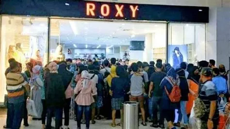 Viral Membludaknya Pengunjung Roxy Jember, Polisi Turun Tangan