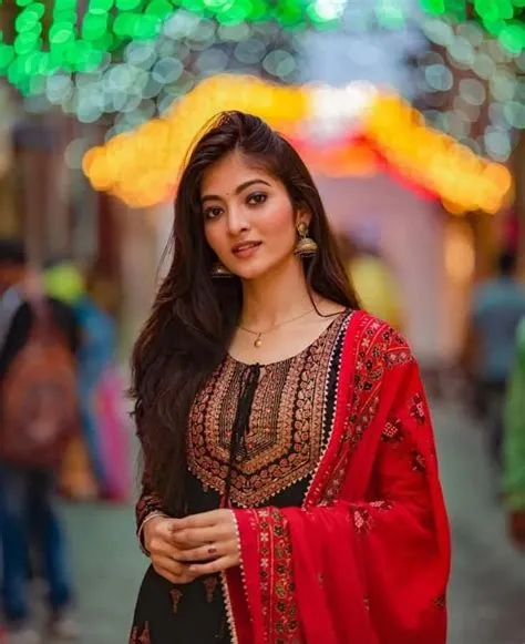 Simple Girl Pic Download For WhatsApp DP: Best DP Images