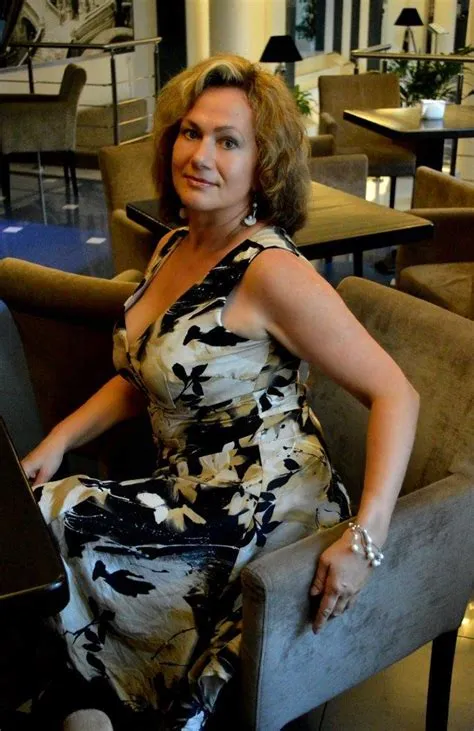 von Bomber64 auf Frauen, gut gekleidet | Schöne frauen über 50 ...