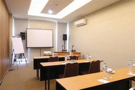 Meeting Room at Hotel 88 Tendean | Deskby