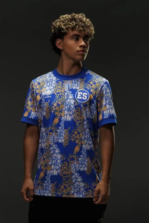 by Tendeti on WATU NA VIATU 👜💲🇬🇪🇬🇩🇰🇪 in 2025 | Street fashion men ...