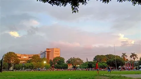 Alun-Alun Jember Jawa Timur, Wisata Asyik Spot Nongkrong Tengah Kota ...